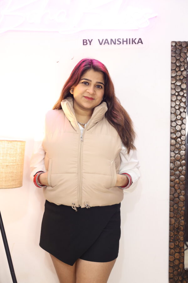 Cozy beige puffer vest - Image 2